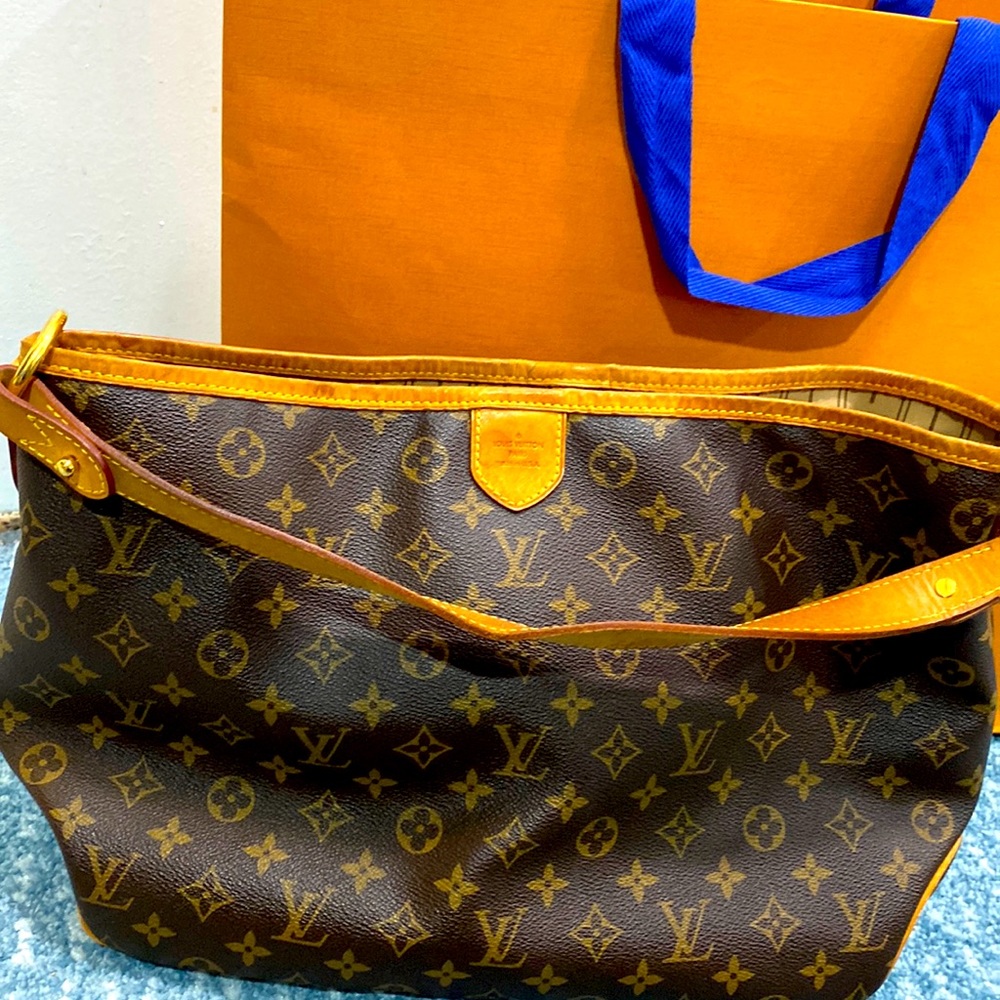 LOUIS VUITTON
Monogram Delightful PM